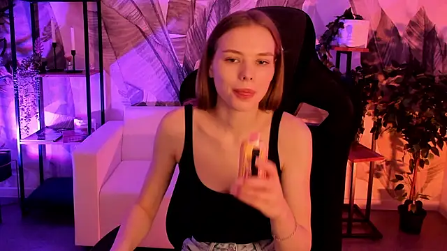 Snapshot of BellaHaadiid chatting on December 15, 2025, 6:19 am BellaHaadiid online show from December 15, 2025, 6:19 am