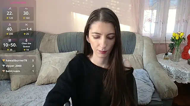 white-rosses online show from December 15, 2025, 1:28 pm