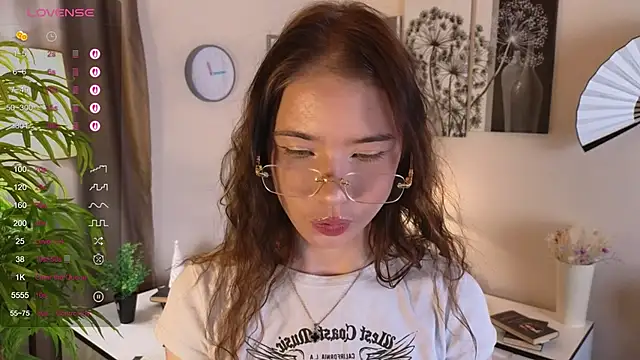 Snapshot of Marry_Colinn chatting on January 10, 2026, 10:21 am Marry Colinn online show from January 10, 2026, 10:21 am