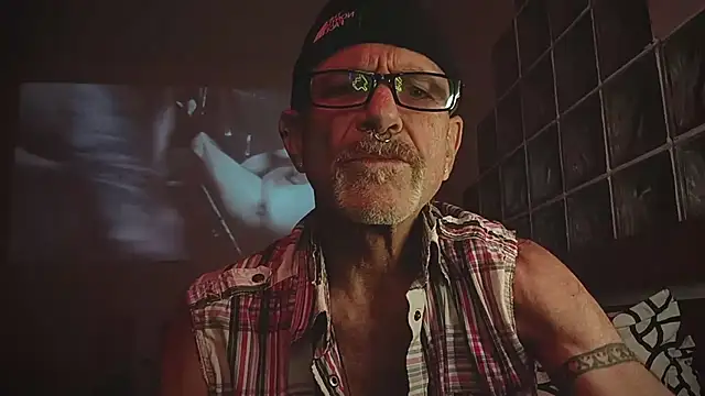 4skinlvrI online show from January 17, 2026, 11:30 pm