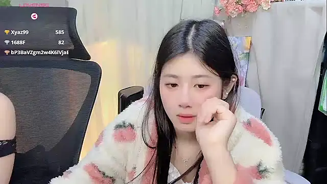 Yvonne-07 online show from December 21, 2025, 12:02 am