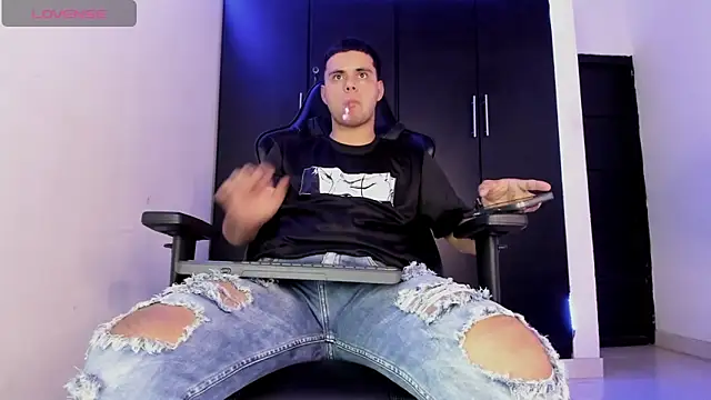 Liam Mateo online show from April 1, 2026, 4:03 am