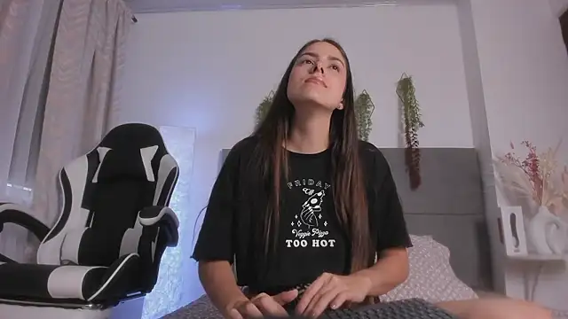 JulietaSnow online show from January 15, 2026, 6:44 pm