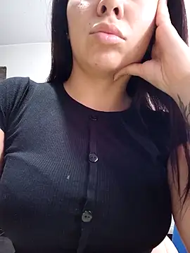 emmacurvyhot online show from February 19, 2026, 4:37 pm