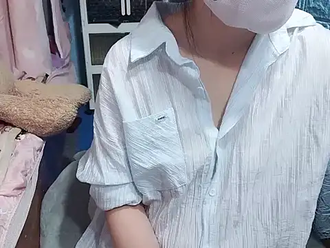 Yumi69 online show from December 16, 2025, 4:11 pm