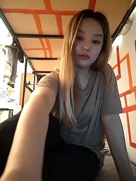 Snapshot of SherrylShaw chatting on April 11, 2026, 12:42 pm SherrylShaw online show from April 11, 2026, 12:42 pm