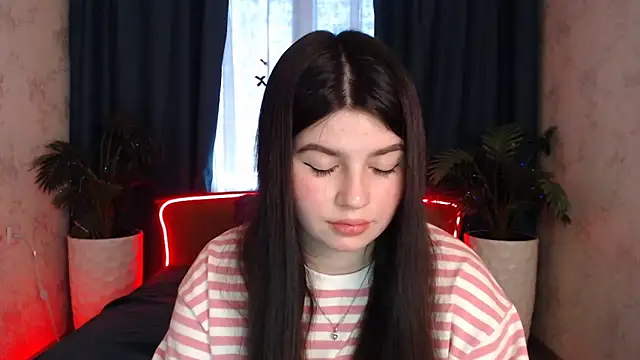 KisaModel online show from February 5, 2026, 8:21 am