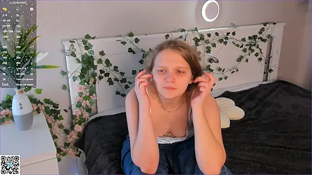 HazeElariel online show from April 28, 2026, 4:11 pm