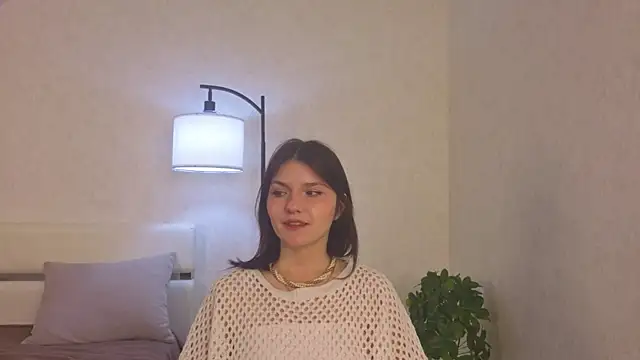 NyraVesperis online show from April 18, 2026, 6:38 am