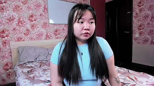 hungrybunny333 online show from January 12, 2026, 3:57 am