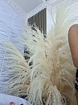 AriadnaLoren online show from April 11, 2026, 4:09 am