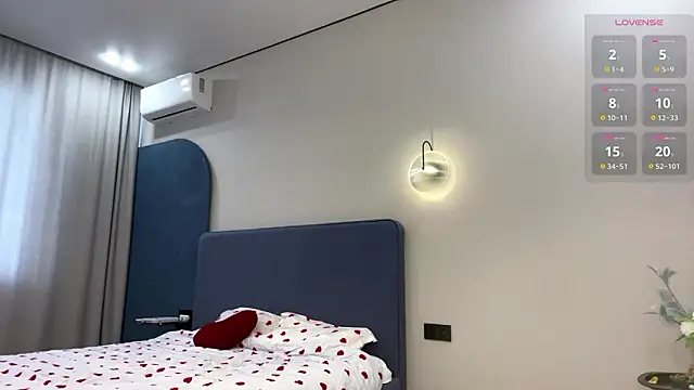 Snapshot of SepiahLune chatting on February 26, 2026, 8:14 am SepiahLune online show from February 26, 2026, 8:14 am