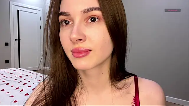 Snapshot of SepiahLune chatting on February 8, 2026, 12:36 pm SepiahLune online show from February 8, 2026, 12:36 pm