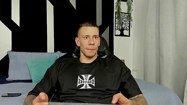 Snapshot of J_king__ chatting on February 5, 2026, 11:00 pm J king online show from February 5, 2026, 11:00 pm