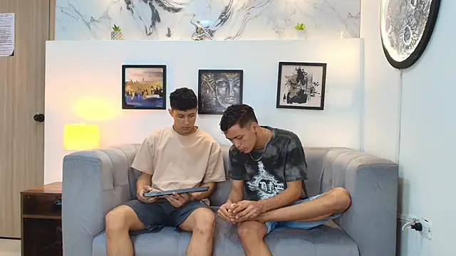 Snapshot of YOUNG_GUYS1 chatting on December 18, 2025, 1:11 am YOUNG GUYS1 online show from December 18, 2025, 1:11 am