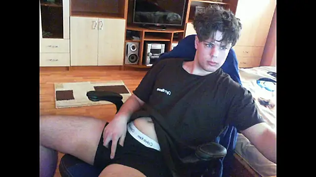 Snapshot of GymGuy0505 chatting on February 2, 2026, 9:19 am GymGuy0505 online show from February 2, 2026, 9:19 am