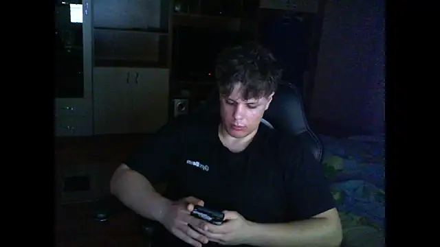 Snapshot of GymGuy0505 chatting on March 8, 2026, 1:22 am GymGuy0505 online show from March 8, 2026, 1:22 am