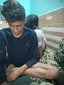 xoupleaura online show from January 7, 2026, 8:14 pm