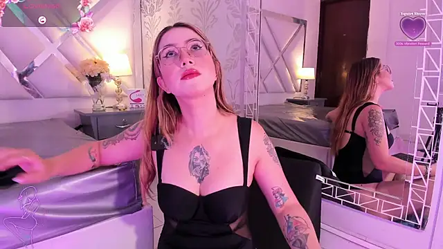 Annyhathatway online show from April 3, 2026, 8:37 pm