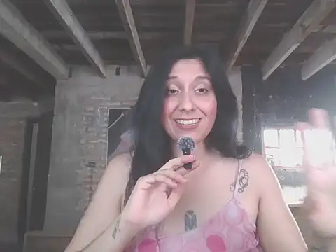 Snapshot of DommeVioleta chatting on July 6, 2026, 5:26 pm DommeVioleta online show from July 6, 2026, 5:26 pm