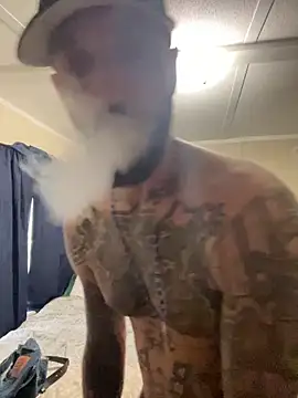 Snapshot of kingNQueen1211 chatting on March 30, 2026, 10:22 pm kingNQueen1211 online show from March 30, 2026, 10:22 pm