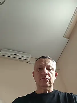 Snapshot of Sashabikros chatting on February 15, 2026, 3:18 am Sashabikros online show from February 15, 2026, 3:18 am