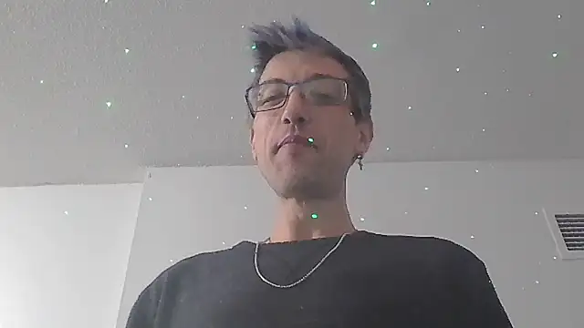 Snapshot of AskAveryAnything chatting on December 22, 2025, 12:33 am AskAveryAnything online show from December 22, 2025, 12:33 am