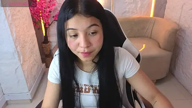 Snapshot of Sofi_Adams_Tx chatting on December 20, 2025, 1:03 pm Sofi Adams Tx online show from December 20, 2025, 1:03 pm