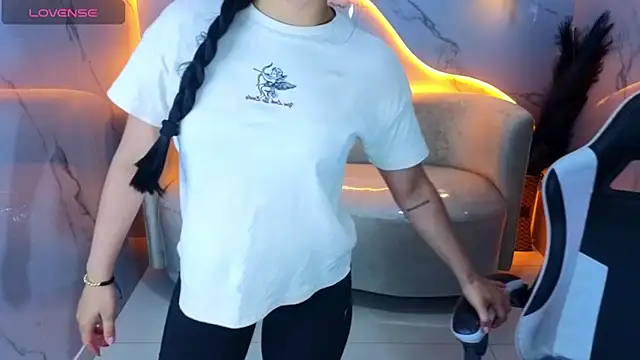 Snapshot of Sofi_Adams_Tx chatting on January 14, 2026, 1:15 pm Sofi Adams Tx online show from January 14, 2026, 1:15 pm