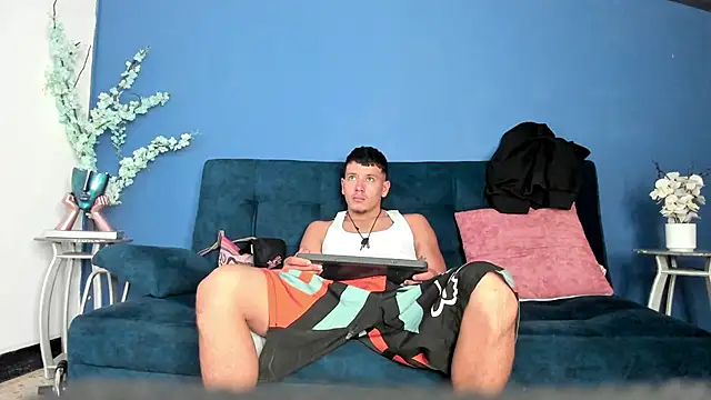 Snapshot of MagnusKnight_ chatting on February 18, 2026, 2:24 pm MagnusKnight online show from February 18, 2026, 2:24 pm