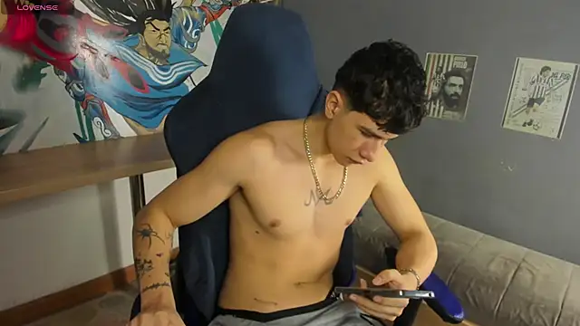 Snapshot of Criss_Adams chatting on February 25, 2026, 11:54 am Criss Adams online show from February 25, 2026, 11:54 am