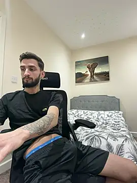 Juliann69Ramiro online show from January 15, 2026, 8:23 pm