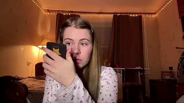 MaevAmy online show from February 17, 2026, 3:20 pm