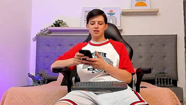 sebastamayo  online show from March 17, 2026, 6:27 am