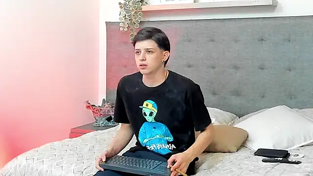 sebastamayo  online show from February 25, 2026, 4:56 am