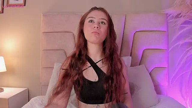 Snapshot of Amelia_Saenz_ chatting on February 20, 2026, 7:38 pm Amelia Saenz online show from February 20, 2026, 7:38 pm