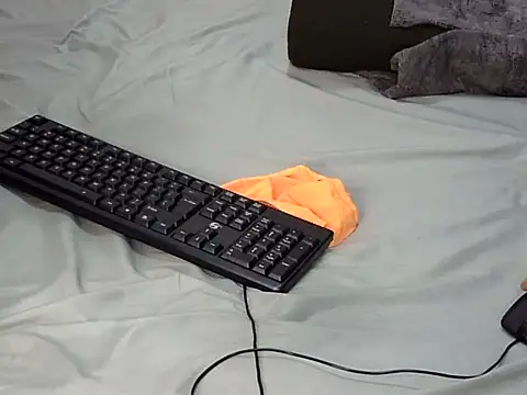 Erotic vybez  online show from January 12, 2026, 5:42 pm