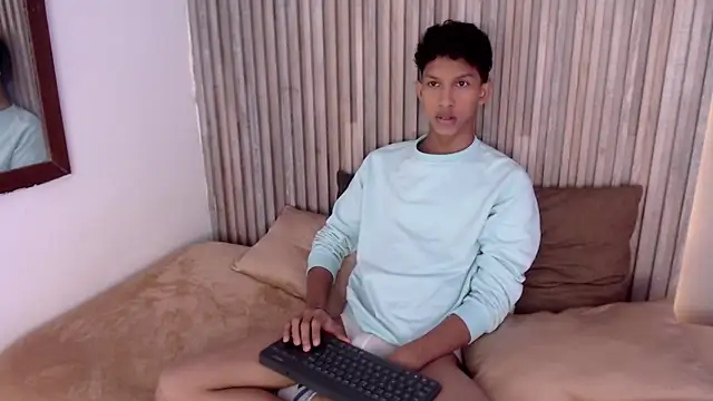 Snapshot of SmoothAlpha_ chatting on January 9, 2026, 2:35 pm SmoothAlpha online show from January 9, 2026, 2:35 pm