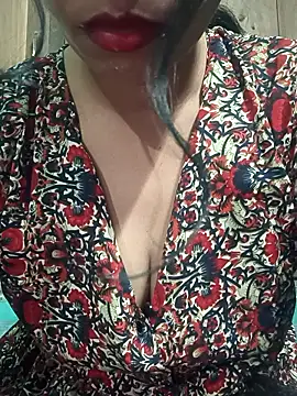 Snapshot of teena-11 chatting on December 18, 2025, 12:38 am teena-11 online show from December 18, 2025, 12:38 am