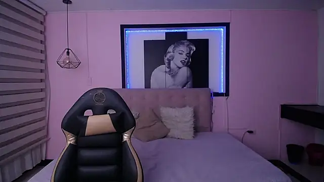 Snapshot of Kendall_fox_x chatting on January 14, 2026, 3:32 am Kendall fox x online show from January 14, 2026, 3:32 am