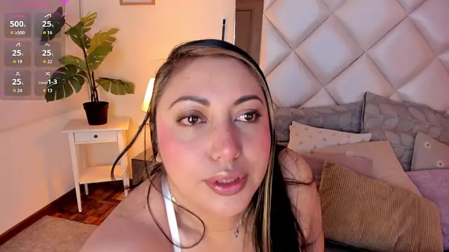Snapshot of LizzCarter_ chatting on July 4, 2026, 11:16 am LizzCarter online show from July 4, 2026, 11:16 am