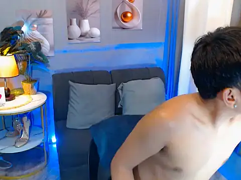 dylan hardfucker online show from April 10, 2026, 8:32 am