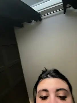 Curvybabesxxo online show from February 6, 2026, 11:17 am