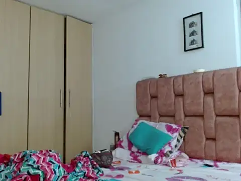 vanessa hot69  online show from December 14, 2025, 5:35 am