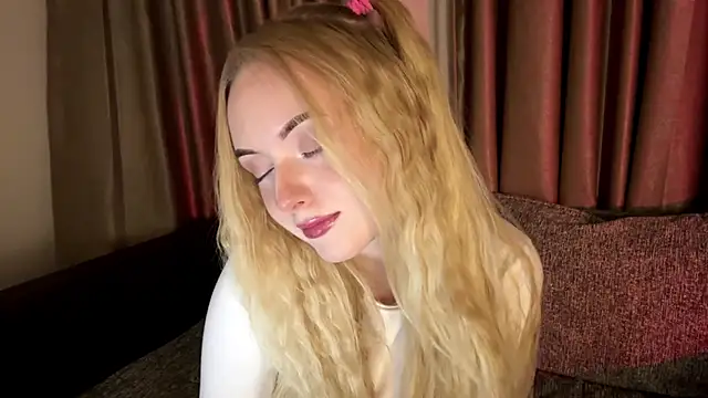 Dari Foxx online show from April 7, 2026, 10:55 pm