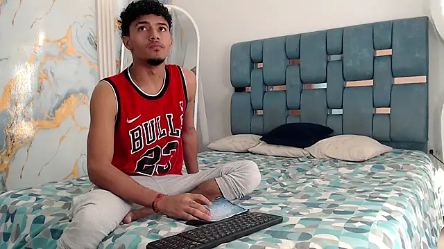 DIAMOND BLACKS online show from April 16, 2026, 7:20 am