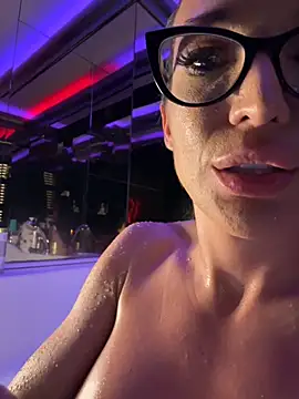 AstridVex online show from March 29, 2026, 5:31 am