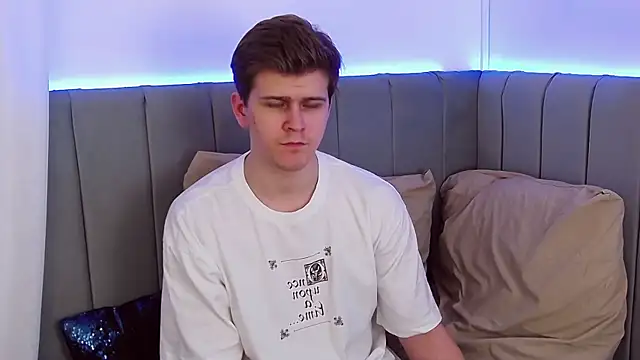 NickJohnas online show from December 19, 2025, 9:11 am