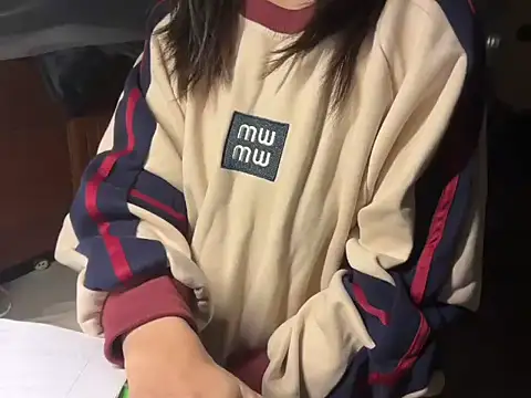 Chichi 86 online show from December 15, 2025, 5:52 pm