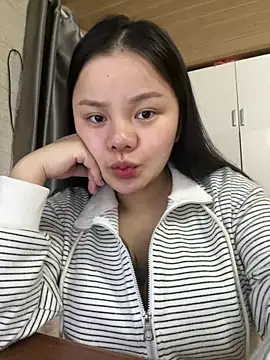 Snapshot of leo-kitty chatting on February 25, 2026, 8:25 am leo-kitty online show from February 25, 2026, 8:25 am